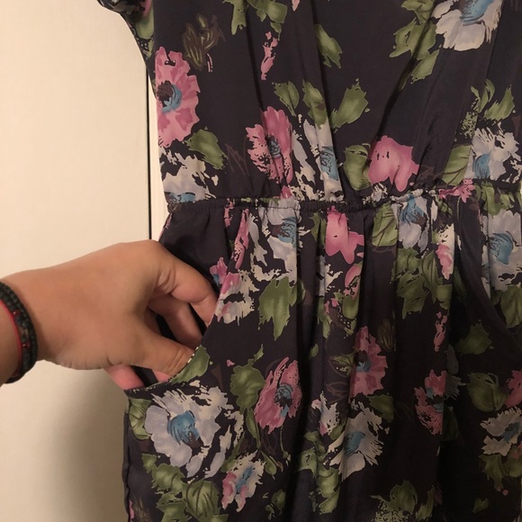 LUSH Floral Dress with Pockets - Picture 4 of 8